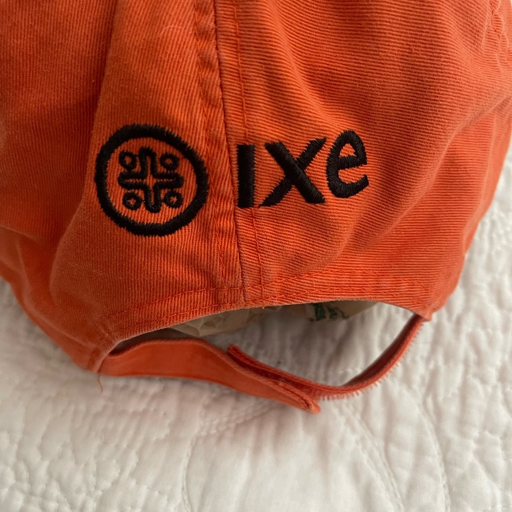 Good condition cap Adjustable - Picture 2 of 2